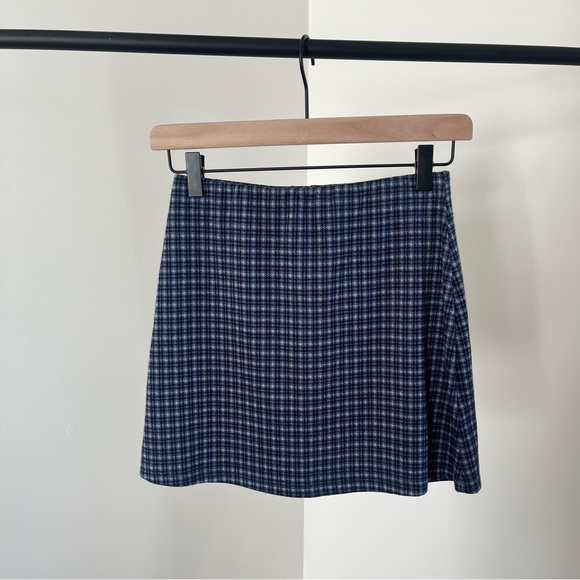 Urban Outfitters plaid mini - Picture 2 of 7